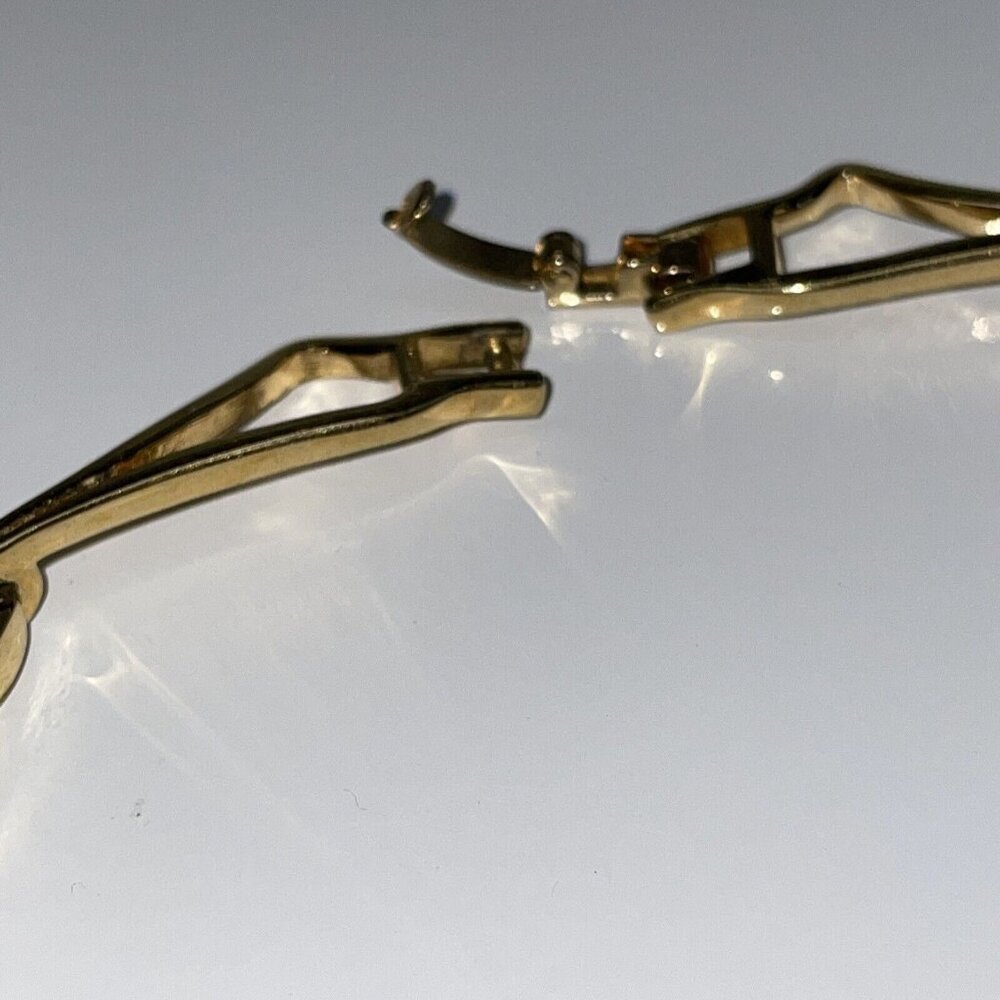 Vintage Monet White Enamel Shell Pendant Choker‎ on Elegant Goldtone Chain N2 - Picture 5 of 12